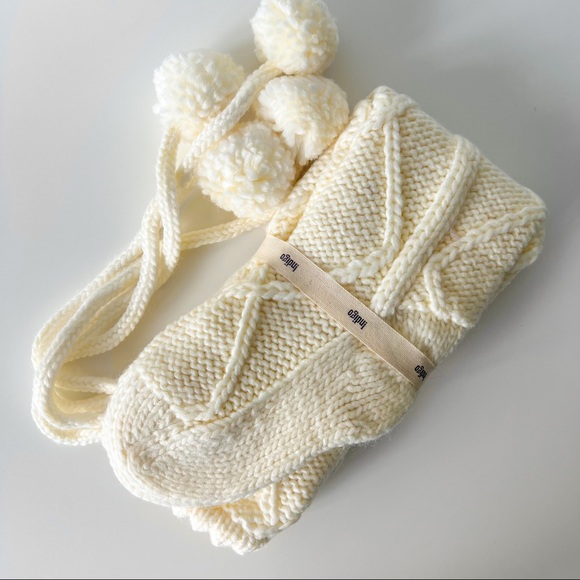 NWT Tall Reading Socks, Cabin Cable Knit Lounge Socks with Pom Pom Ties - Picture 4 of 14